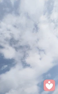 刚下过雨的天空真好看啊！蓝天白云清晰可见，边界感强！让人的心情都变晴朗了！配图