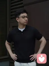 Ta喜欢苹果 
你却给Ta一箱梨 
你问Ta感动么 
Ta没办法回答 
于是你向大家说你为Ta付出多少多少
而Ta却多么多么冷漠配图