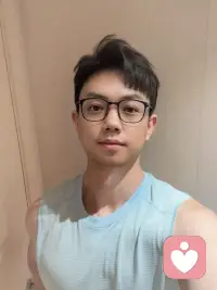 关于生活：与其抱怨，不如改变。
关于工作：努力要有，但别过度。
关于感情：爱恨随意，不要强求。
关于家庭：父母闲坐，灯火可亲。
写给自己：往事别回头，余生不将就！配图