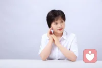日复一日，我在认识他人的时候，也在重新认识自己。
我在倾听他人的时候，也在倾诉自己。
我在疗愈他人的时候，他人也在疗愈我。