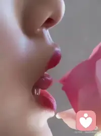 人生在世，要做个有情趣的俗人，
一半烟火足以谋生一半诗意以谋爱。配图