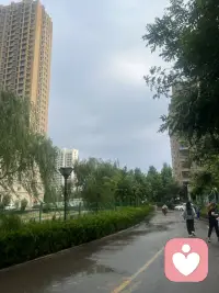 雨天的心情也很不错倾听下雨的滴答声配图