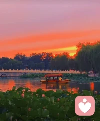 孝道的三个层面：养父母之身，养父母之心，养父母之志。其意思就是：要照顾父母的身体，顺从父母的心愿，完成父母的志向。配图