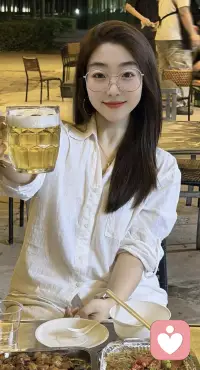 被需要是一种幸运，愿意帮人是一种格局。
托举别人前行的路上，不知不觉也成就了更好的自己。赠人玫瑰，手有余香大抵就是如此。配图