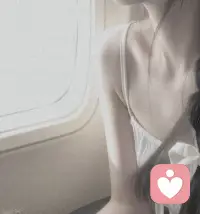 很喜欢蔡崇达《皮囊》里的一段话：
“我期望自己
以更真实和诚实的方式生活,
接纳并喜欢自己身上的每一个起伏,
只有这样我才能更加热爱这个世界。
我希望自己能够善于处理和欣赏各种欲望,
以及人性中的丑陋和美妙，
找到与它们和谐相处的最佳方式。配图