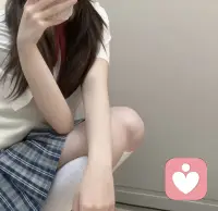 其实生活本就不会一直依附他人，
就像舒淇表达的一个观点：“自信是无数次不自信堆叠出来的。”要接纳所有不完美的自己。就像她坦然面对自己的第一根白发。配图