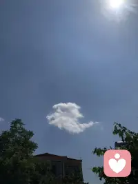 有时候，你以为自己是在生气。

其实你是在委屈。

你以为自己是在抱怨。

其实你是在渴望被理解。

很多情绪的背后，
都藏着一个未被满足的需求。

学会看见情绪，
才能真正看见自己。配图