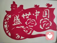 每天忙忙碌碌，像个陀螺？都不配像只蚂蚁？同样是忙，意义与价值却截然不同！
忙的没有时间去好好驻足，去记录眼中的美！
你是否与我相同，需要找个栖息的树洞，找个解忧杂货铺？