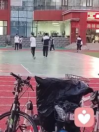 看吧！心态好，那便会柳暗花明，绝处逢生！
路上费的时间，在下车那一刻，正好好遇到了课间活动的儿子。此刻一切的劳累都是值得！
朋友，愿你有我这般心态，愿你脚下有路，路上有美好！