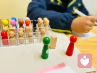 孩子情绪低落、莫名厌学
抗拒上学、长期休学躺平
青春期叛逆顶嘴、封闭沉默
情绪内耗、压抑抑郁…

你以为是孩子不听话、不懂事
其实是孩子内心早已疲惫崩溃✨

看懂青春期的脆弱，读懂孩子的沉默
姚老师专业儿童青少年个案咨询预约
#18958792159
看见孩子，接纳情绪，解开内心卡点
抚平心理内耗，帮孩子重回校园、向阳成长🌱配图