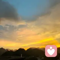 很多人外表看着正常，独处时莫名低落、浑身疲惫，明明没干什么重活，却天天心累、体虚腰酸，其实大多是长期内耗带来的身心损耗。
我们总在迁就别人、压抑情绪，把坏情绪全部憋在身体里，久而久之不仅心理焦虑，身体也跟着接连出问题。
不必逼自己时刻坚强，允许情绪低落，好好关照身心，才是成年人最重要的自愈。配图