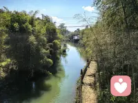 世间大多烦恼，缺的从来不是道理，而是一个愿意静心聆听的人。
做你的专属倾听者，守住你的秘密，接纳你的负面。不必硬撑，把积攒的心事娓娓道来，我一直都在。