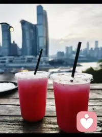 有人分享的快乐会加倍，有人倾听的难过会减半。配图