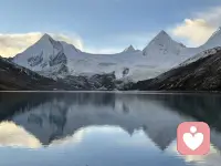 成长之路是一条漫长并且孤独的长途旅程                        成长不是变成别人期待的样子，而是慢慢接纳自己的平凡。
我还在学，也还在走。
如果你也是，我在这里也倾听你的精彩旅程…..配图