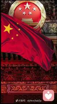 守好本心，便是人生最坚实的底气。世事纷扰，名利诱惑常在耳边喧嚣，旁人的评价，外界的纷杂，总容易乱了心神。可只要守住内心的纯粹与坚守，便不惧前路风雨。本心，是行事的准则，是做人的底线。不随波逐流，不妄自菲薄，清楚自己所求，明白自己所行，顺境时不忘初心，沉稳前行，逆境时坚守本心，从容不倒。心有方向，步履便有力量。不必向外寻求依靠，内心的笃定与澄澈，足以抵御世间万千波澜。以本心为根，方能行稳致远，活得坦荡而从容。人生没有标准答案，也没有统一的进度条。不必追赶别人的脚步，也不必焦虑自己的节奏。向内生长，向外张望更有力量。