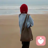 世界是一个舞台，男男女女都只是演员
他们有进场，有退场，
一个人一生中也要扮演许多角色
冷暖自知配图
