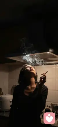 心很贵，那就装最美的东西
情绪很累，那就接触让你愉快的人
任何消耗你的人和事多看一眼都是你的不对！