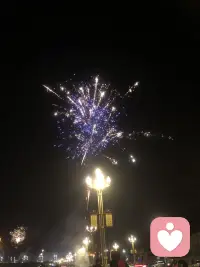 我们终其一生都在找那个跟自己同频的人，都在不同的人身上寻找属于自己的东西；却往往忘记了停下来好好看看自己，好好爱爱自己！配图
