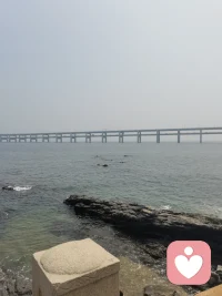 “以珍惜之心不放纵自己 以信任之心不限制他人 得得而不得于得 失失而不失于失”养的是自己的心，而不是别人的眼。以珍惜律己，以信任待人，得之坦然，失之淡然！配图