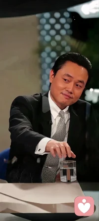生活总是带给你磨难与烦恼，若是在你不知所措的时候，迷茫的时候，来找我，给你惊喜的不一定是熟人，我一直都在你最孤独的时候出现！配图