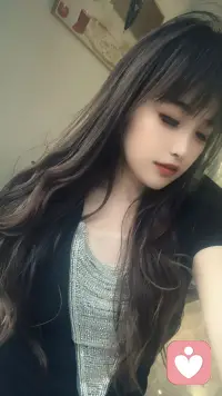 今天辛苦了。那些让你皱过眉头的、反复思量的、觉得快要撑不住的事，其实都已经被你一步步迈过去了。疲惫不是软弱，是你认真生活过的证据。不用强迫自己马上灿烂起来，低落也是被允许的——就像天空需要阴云才能衬托晴空的透亮。你已经做得足够好了，真的。配图