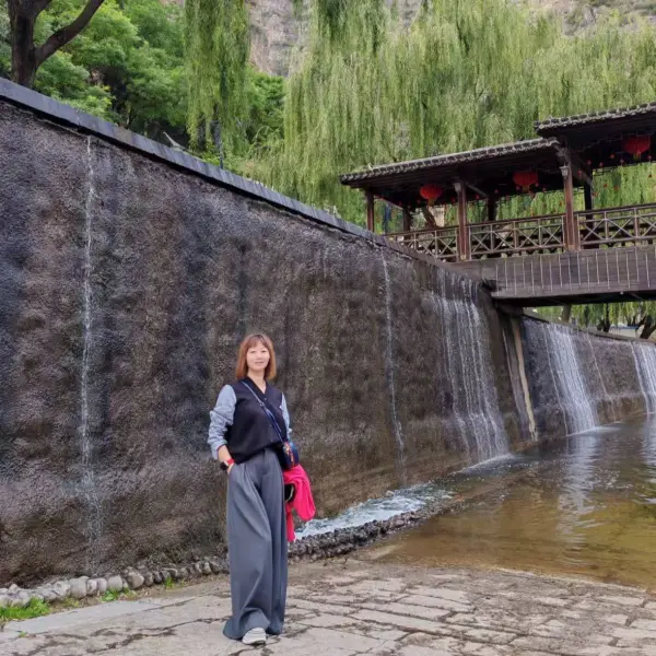 丽锦倾听