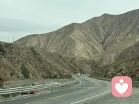 如果你心里有场雨，我就在这儿撑伞等你。

想说多久都可以，沉默也没关系，有时光是坐着看雨滴落下来——

云就会慢慢自己散开的。
