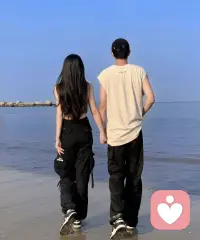 我渴望你是救赎，也恐惧你是深渊