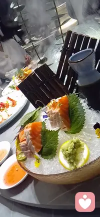 当世界急于表达时，💞

我选择成为港湾一一一一一

一个让漂泊类的话语，都已停靠，被理解，被真实的宁静所在。💞


倾听，💞
是比诉说更深的抵达。💞配图