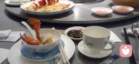 当世界急于表达时，💞

我选择成为港湾一一一一一

一个让漂泊类的话语，都已停靠，被理解，被真实的宁静所在。💞


倾听，💞
是比诉说更深的抵达。💞配图