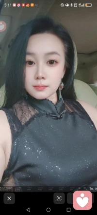 静听山风穿林，
才听得见草木拔节的心跳。

每一陈风都有故事，
等你安静听它讲完。

倾听岁月低语，
能在喧器里捞出一颗安定。

好的关系，
都从倾听开始。配图
