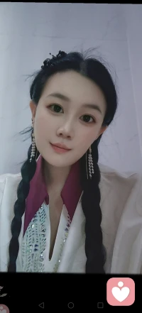 你今天笑了吗？你开心吗？

你知道吗？喜悦开心笑容也是可以传染的哦，
你笑起来快乐了就会迅速传递给他人哦，
你会发现周围的世界变得如此美好。

开心是生活的调味剂，
让平凡的日子也变得津津有味。
