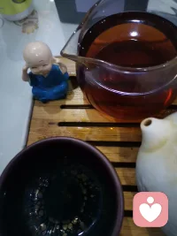 很多人问我，做倾听师到底在做什么。
不是讲大道理，不是急着劝你放下，更不会评判你的委屈是否矫情。
 
在给力心理的每一段倾诉里，我只做一件事：稳稳接住你的所有情绪。
失恋辗转难眠的崩溃、婚恋关系里不被尊重的寒心、被朋友辜负的不甘、长期情绪低落的压抑、自我成长路上的迷茫内耗……你所有无处安放的心事，在这里都可以完整摊开。配图