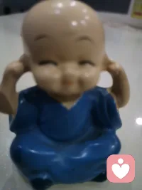我见过太多人独自硬扛深夜的情绪风暴，其实你不必一个人熬。
我不会催你快点好起来，只会安静陪着你梳理混乱思绪，陪你看清关系里的对错，慢慢和内心的自己和解。配图