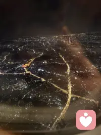 旅途日记： 
走在黑暗里，总有一条光带清晰的照亮你回家的路。
真正的旅人从不要求地图上的每一条路都平整。心理成长中，这种心态表现为对失控的耐受：允许自己偶尔迷路、允许计划被打乱、允许今天就是走不动。不再把“波动”视为系统的崩溃，而是视为旅途的常态，从而减少因“抗拒痛苦”而产生的二次痛苦。