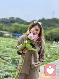 Thank you for the morning
感谢清晨如约而至
Thank you for the sun
感谢暖阳洒满天地
Thank you for another day
感恩又崭新的一天
to get some living done
让我踏实过好平凡日子配图