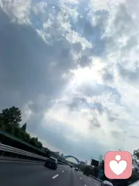 云有厚重，光有锋芒，
一路向前，自有天光作伴。配图