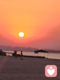 人生说到底，就是一场只取悦自己的旅程，不必勉强迎合旁人，更别委屈为难自己，好好吃饭、好好睡觉、好好爱自己，才是对人生最好的交代。配图