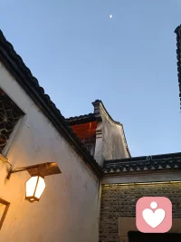 人生没有标准答案，慢慢来，走的每一步，都在靠近更好的自己。人生是一场减法，见一面，少一面，过一天，少一天。人总说来日方长，却忘了，世事无常。配图