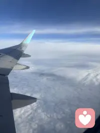 长大了就不要问别人为什么离开你，而是要对留在身边的人说谢谢。
缘分是流动的，人际关系也是流动的。在爱你的这个人位置上永远都不会有人缺席，你要相信一个人的离开是为了腾出位置给另外一个人的出现配图