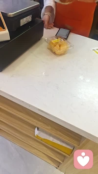 其实情绪本身并没有对错，每一种感受都值得被看见，如果你现在很难过，别憋着，说出来，我在听
