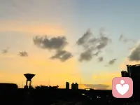 看到一个播客，里面讲了关于心力的一个话题。心力对于普通人来说，非常重要，那什么叫心力了？是当我们遇到阻力跟障碍的时候，可以做到不放弃、不崩溃、不反弹稳住力量，还能继续前行的一种能力。当在实现目标的过程中，遇到阻碍时，不要放弃、不要崩溃也不要给自己贴标签（比如自己是三分钟热度，自己肯定完成不了的等），放弃是非常简单的，迎难而上是非常宝贵的。配图