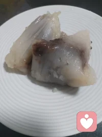 端午安康，邪祟去散。

披荆斩棘，勇往直前。

在今天，把那些不该留在身边的人和事，轻轻放下。这一年，遇过一些消耗你的人，也经过一些让你疲惫的事，让他们都随风飘散吧。

请温柔地告诉自己：从今往后，烂人烂事不配再占据我的心。不再追问为什么，也不再耿耿于怀。有些人，走着走着就散了；有些事，过着过着就淡了。我要做的，只是松开手，继续往前走。

愿往后在每个清晨醒来时，相信今天会比昨天好一点点。永远不要停下脚步，不一定跑得很快，但方向对了，慢一点也没关系。

愿你我都成为那种人——经历过阴霾，依然选择温柔；尝过苦涩，依然相信甘甜。这一程，我们各自努力，高处相见。

端午安康，愿从此清澈明朗，万事胜意。☀️配图