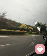 做情绪的摆渡人，也不忘给自己留一片天地 ，在路上，心绪安然，在路途里寻得片刻清闲。配图