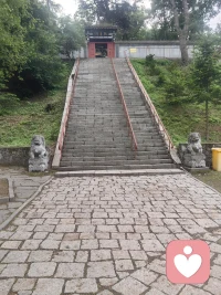 能让我们过的安心的，能链接好运的，从来不是算计，而是源于内心深处一次次善意。配图