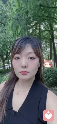 人什么时候才会大彻大悟，当你爱错人，结错婚，生场大病，生意失败，经历生离死别和背叛时，你就会明白，什么是人生之无常。”这是命运对你的考验。同时也是让你渡劫，所有大彻大悟之人，都曾无可救药过，记住，心不死则道不生，生不苦则福禄不厚。
这个世上根本没有任何一句话可以让你醒醐灌顶、大彻大悟，真正让你清醒的是一段让你刻骨铭心的经历。
人教人，教不会，事教人，一次就会，吃亏和吃饭是一样，吃多了就会成长配图