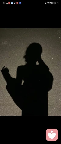 · · ·

人最累的，从来不是身体疲惫，而是心里的话，没人敢说、没人能懂。

情绪不会自己消失，只会在深夜反复折磨你。我在这里，安静倾听，温柔托住你。