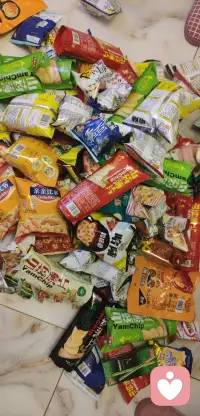 难受就别硬撑啦，允许自己情绪低落一会儿。配图