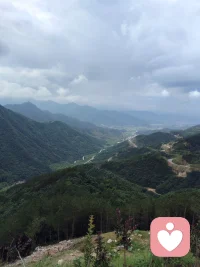 大河向东流挖，天上的星星参北斗挖。嘿儿呀！咦儿呀！嘿嘿嘿嘿咦儿呀！路见不平一声吼挖，该出手时就出手挖，风风火火闯九洲呀！！！