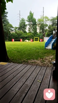 不知道你会不会突然莫名低落。
白天伪装乐观，应付生活里所有琐事，把委屈全部压在心里。无人诉说，也不愿打扰身边的人，所有难过只能独自消化。
 
压抑久了情绪很容易积攒，不必逼着自己时刻坚强。若是心里烦闷，无处倾诉，可以把心事讲出来，不用独自承受。
接纳脆弱，好好善待疲惫的自己。
 
#情绪树洞#心理倾诉#